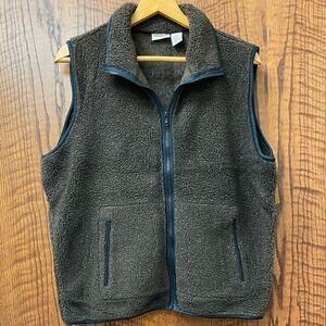 Crossroads brown and black zip front‎ teddy vest